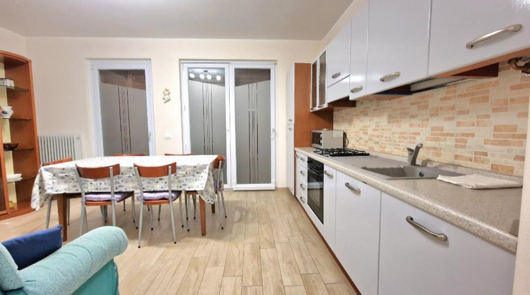 Chiara Pool Apartment Bardolino Luaran gambar